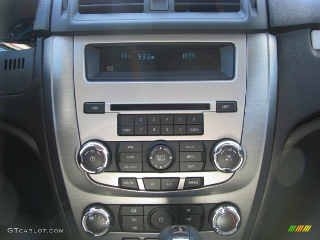 2010 Ford Fusion SE Controls Photo #61037989