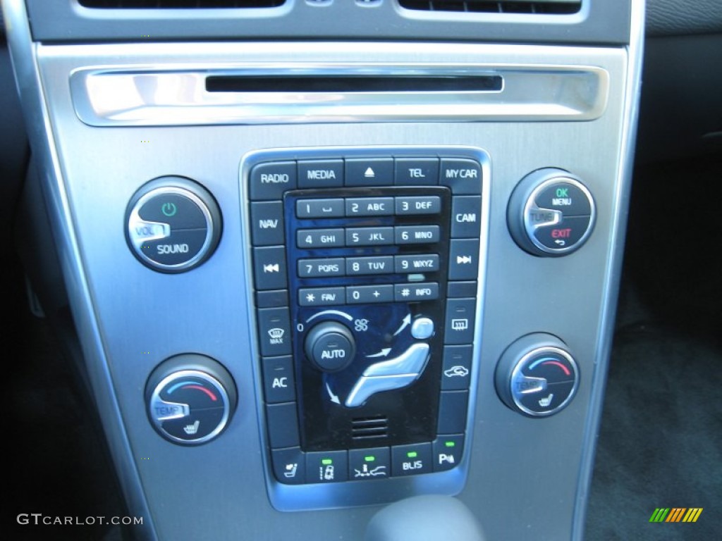 2012 Volvo XC60 T6 AWD Controls Photo #61040626
