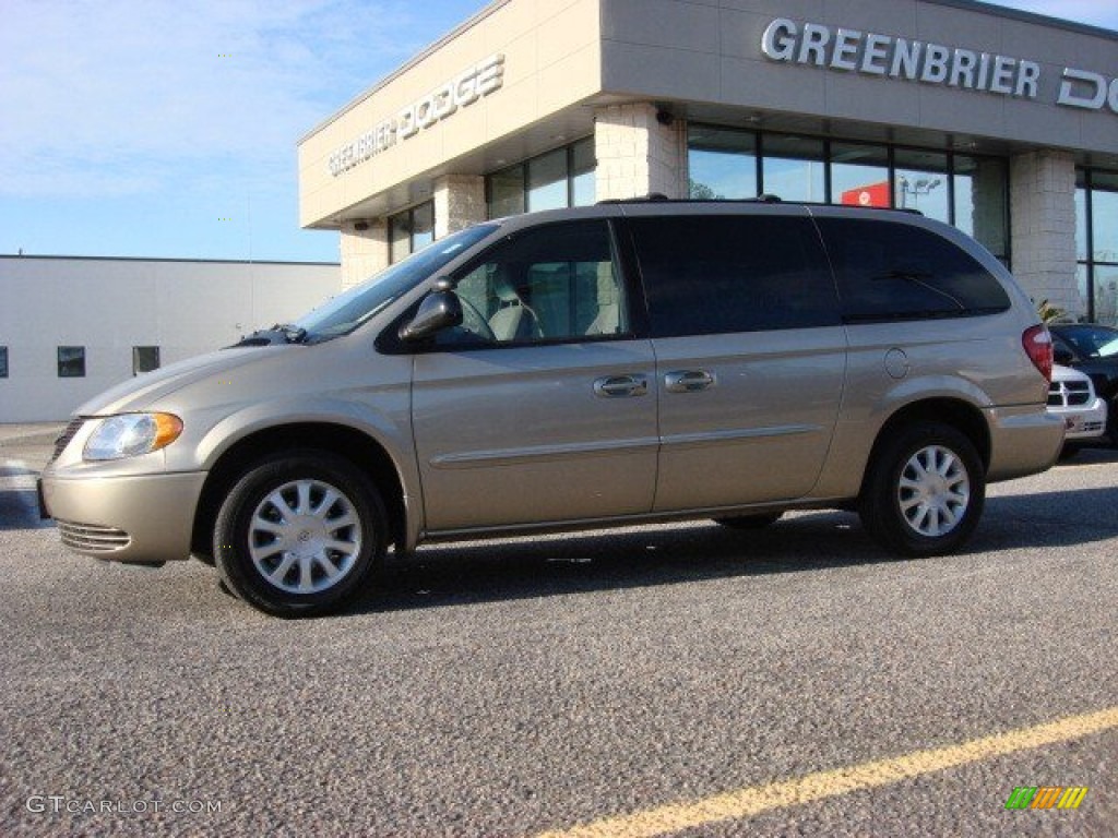 2003 Town & Country LX - Light Almond Pearl / Taupe photo #3