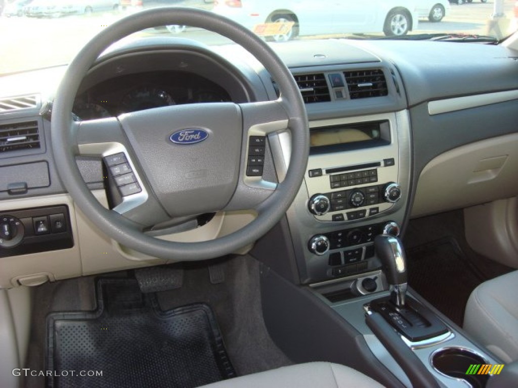 2010 Fusion SE - Smokestone Metallic / Medium Light Stone photo #11