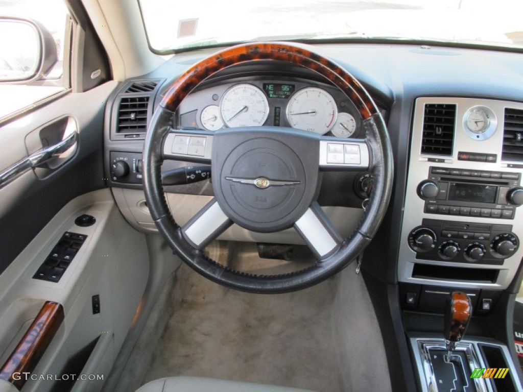 2006 Chrysler 300 C HEMI Dark Slate Gray/Light Graystone Steering Wheel Photo #61043113
