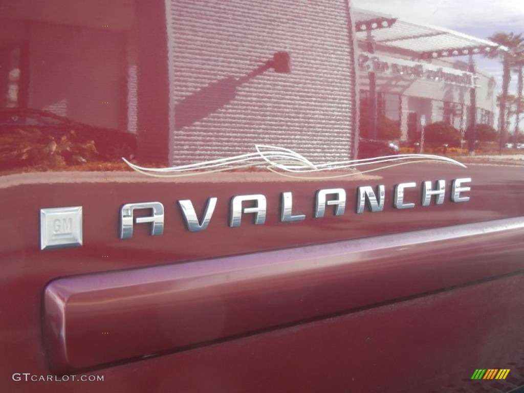 2007 Chevrolet Avalanche LTZ 4WD Marks and Logos Photo #61046389