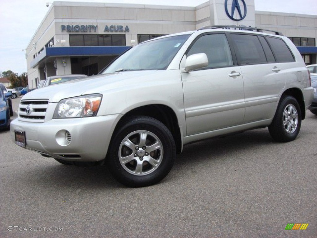 2004 Highlander V6 4WD - Millenium Silver Metallic / Ash photo #2