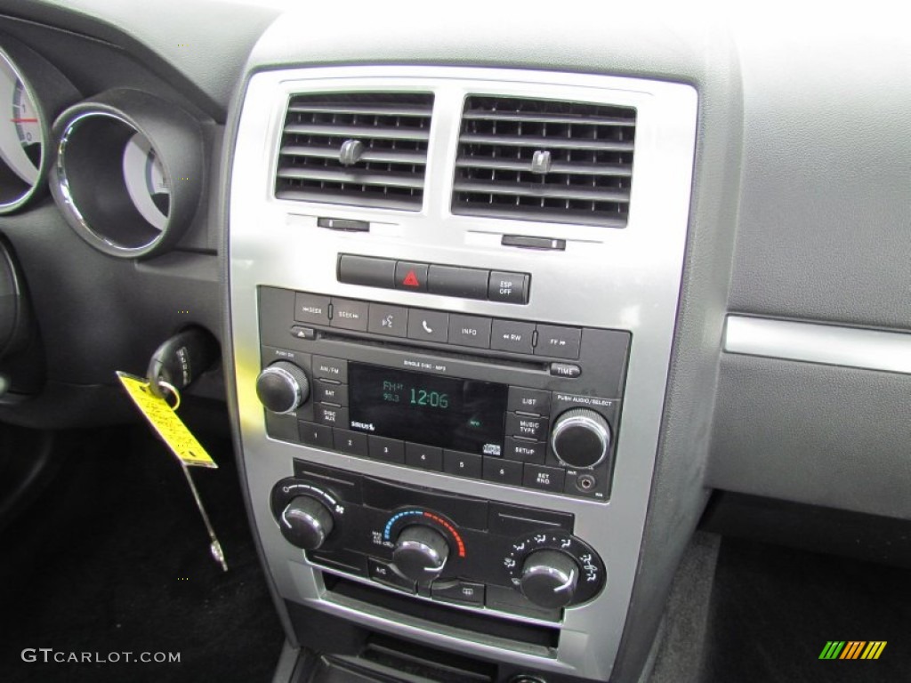 2010 Dodge Charger SXT Controls Photo #61050884
