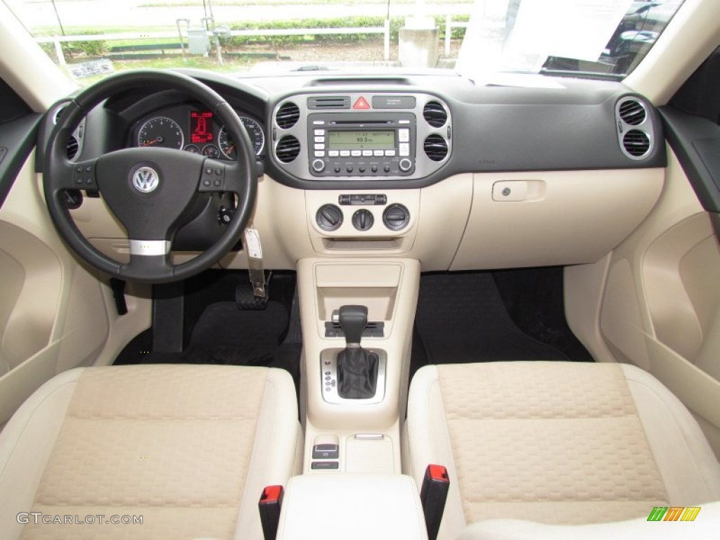 2009 Volkswagen Tiguan SE Sandstone Dashboard Photo #61051192