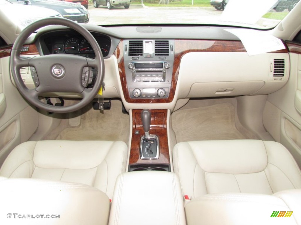 2007 Cadillac DTS Sedan Cashmere Dashboard Photo #61051597