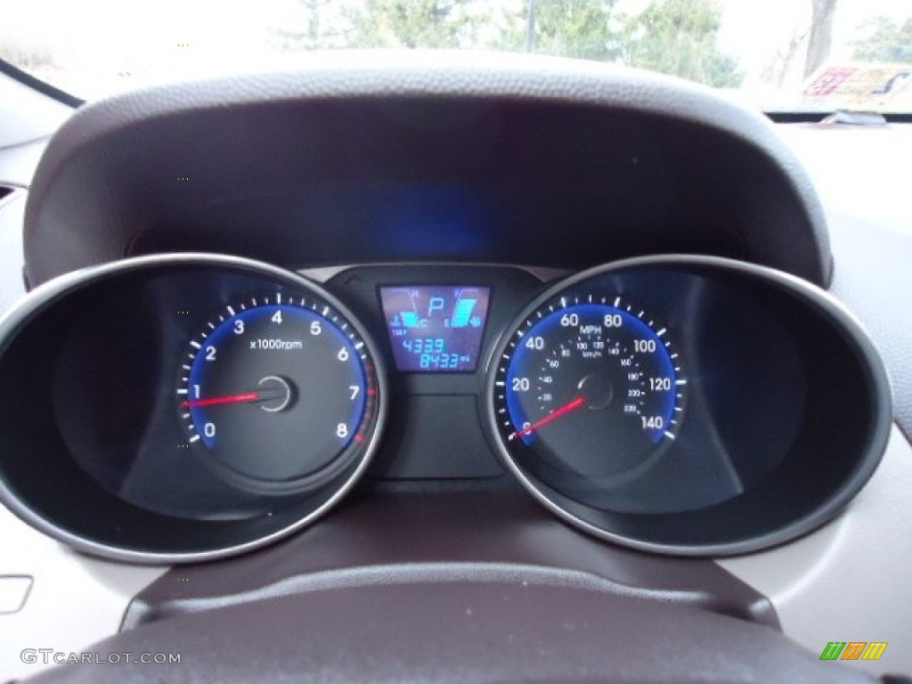 2010 Hyundai Tucson Limited AWD Gauges Photos