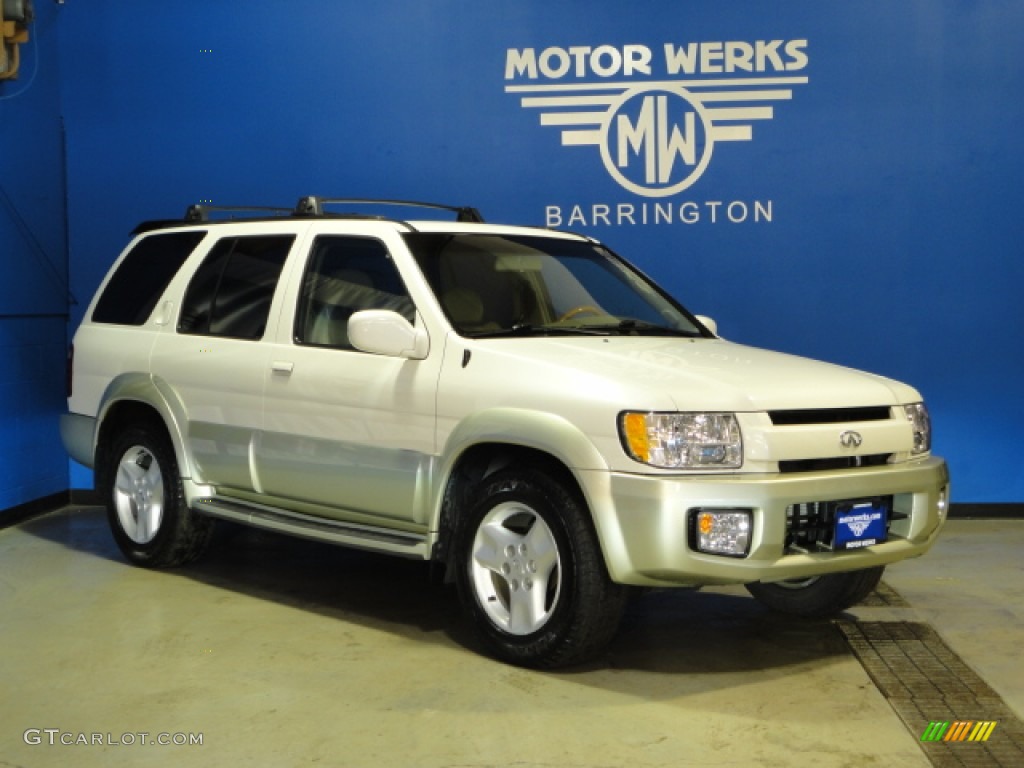 2001 QX4 4x4 - Dover White / Stone Beige photo #1