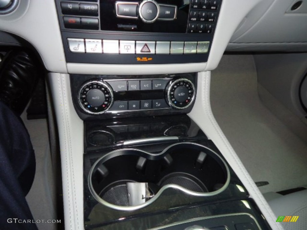 2012 Mercedes-Benz CLS 550 4Matic Coupe Controls Photo #61057339