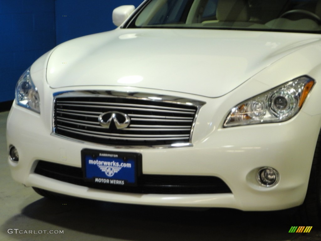 2011 M 37x AWD Sedan - Moonlight White / Wheat photo #4