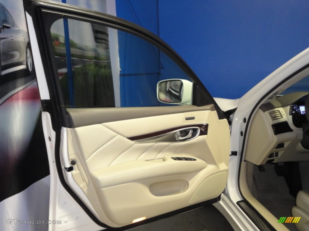 2011 M 37x AWD Sedan - Moonlight White / Wheat photo #12