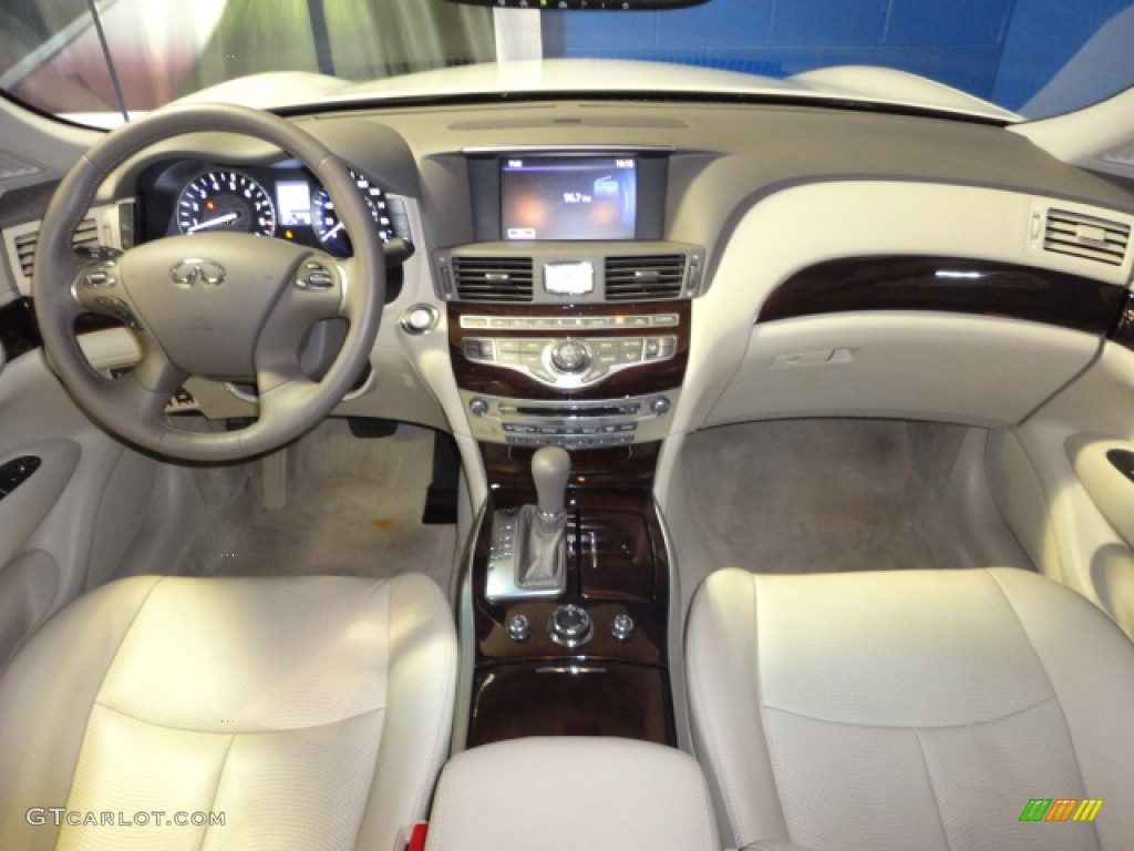 2011 M 37x AWD Sedan - Moonlight White / Wheat photo #16