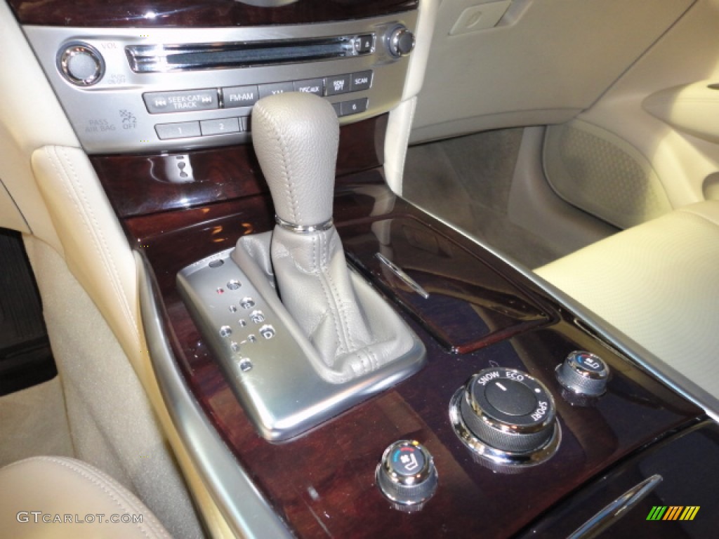 2011 M 37x AWD Sedan - Moonlight White / Wheat photo #19