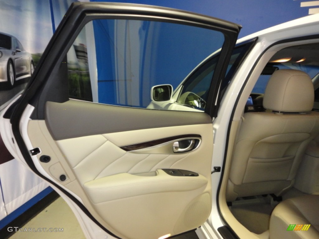 2011 M 37x AWD Sedan - Moonlight White / Wheat photo #21