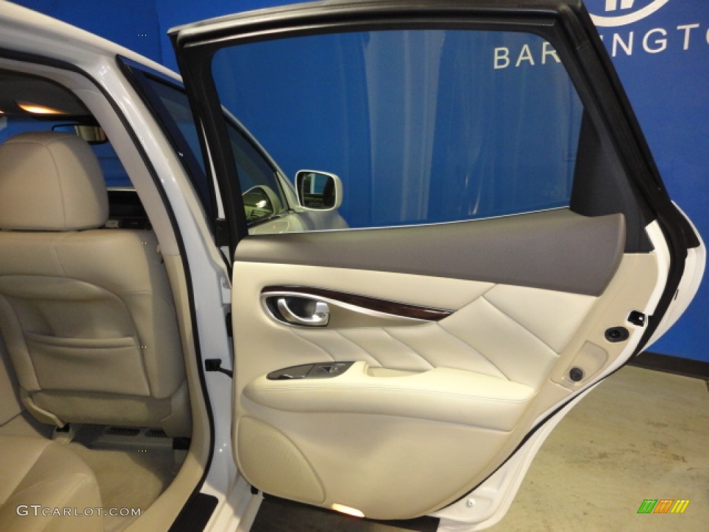 2011 M 37x AWD Sedan - Moonlight White / Wheat photo #23