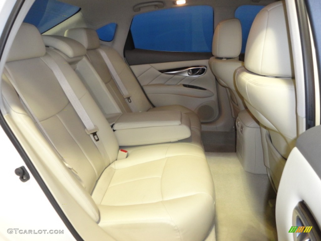 2011 M 37x AWD Sedan - Moonlight White / Wheat photo #24