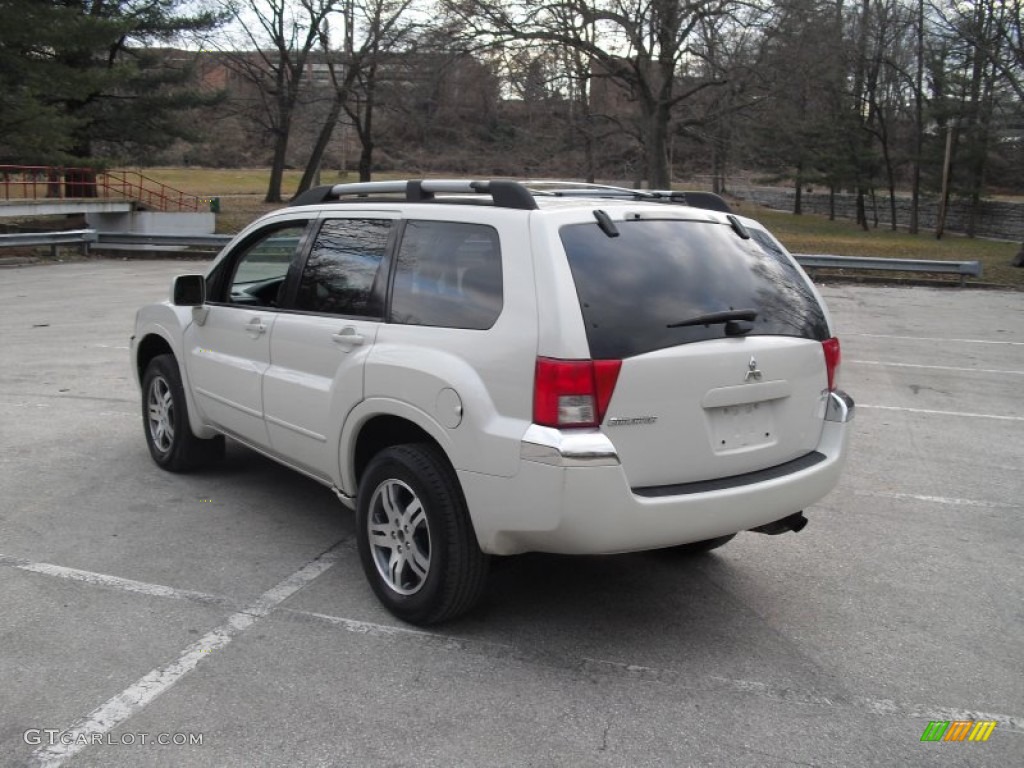 2004 Endeavor XLS AWD - Dover White Pearl / Charcoal Gray photo #4