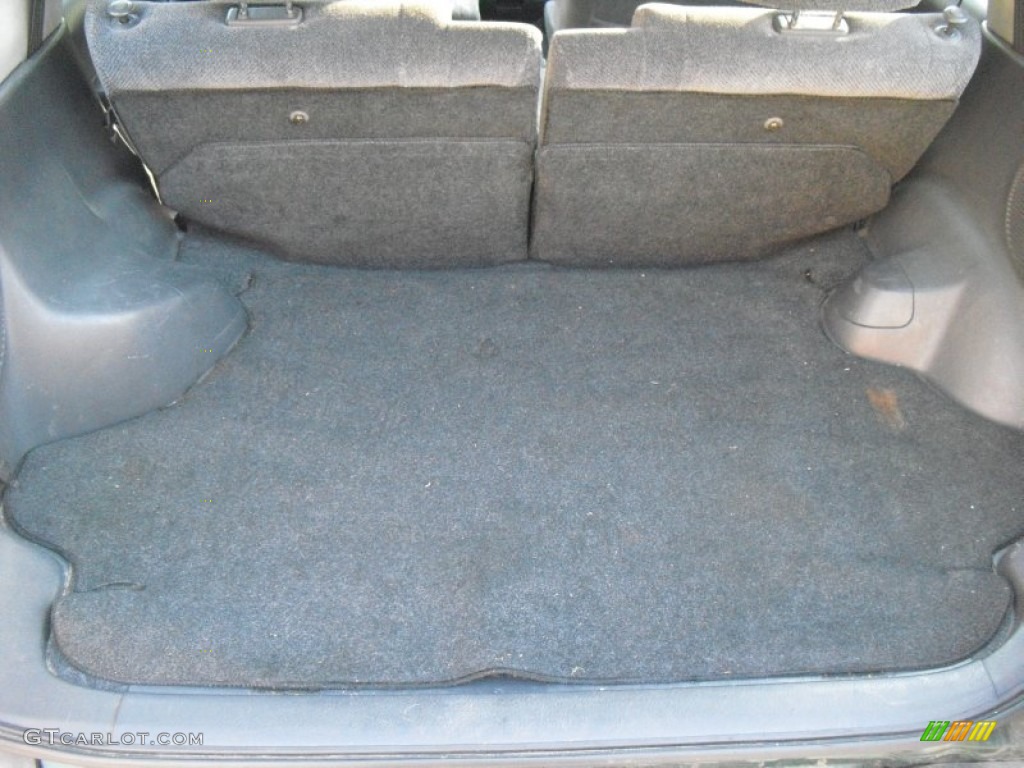 2000 Honda CR-V LX 4WD Trunk Photo #61060630
