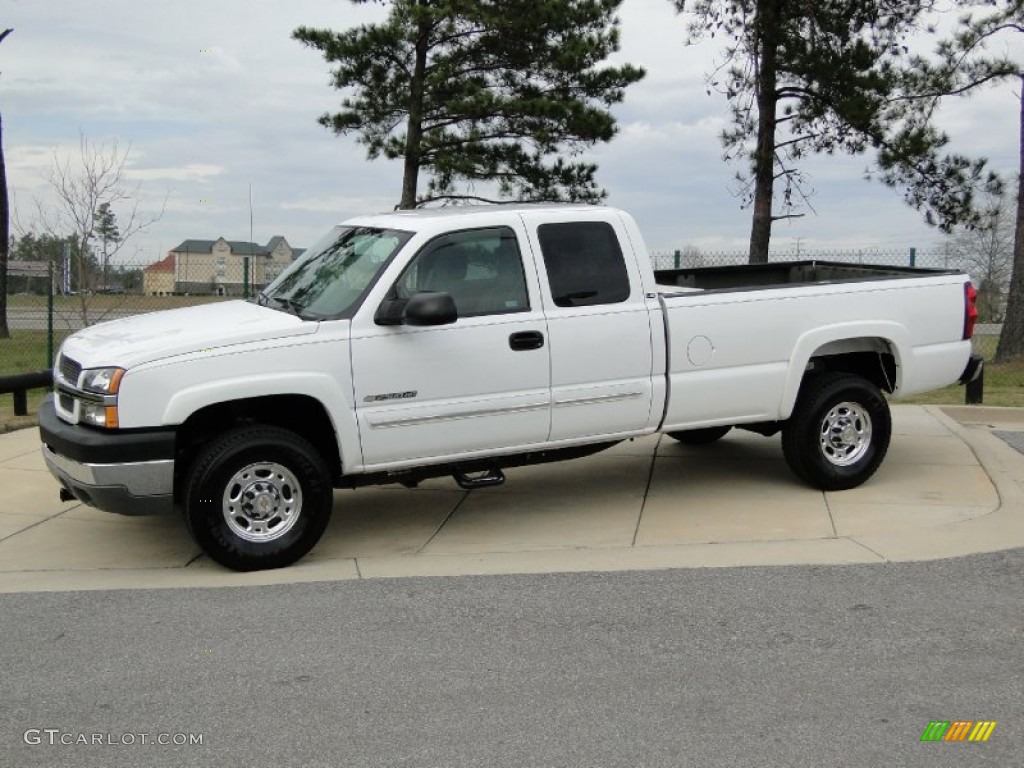 2004 Silverado 2500HD LS Extended Cab - Summit White / Medium Gray photo #10