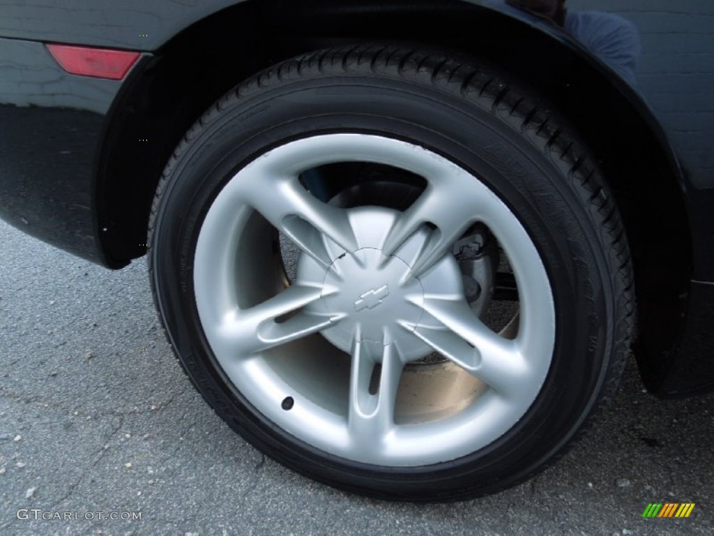 2004 Chevrolet SSR Standard SSR Model Wheel Photo #61064332