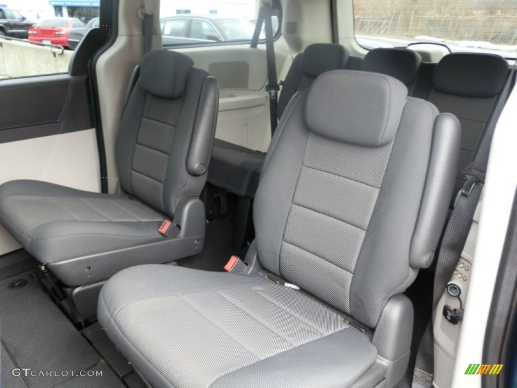 2009 Dodge Grand Caravan SXT Rear Seat Photos