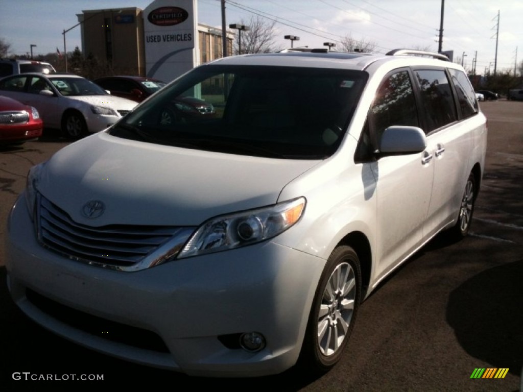 2011 Sienna Limited AWD - Blizzard White Pearl / Light Gray photo #2