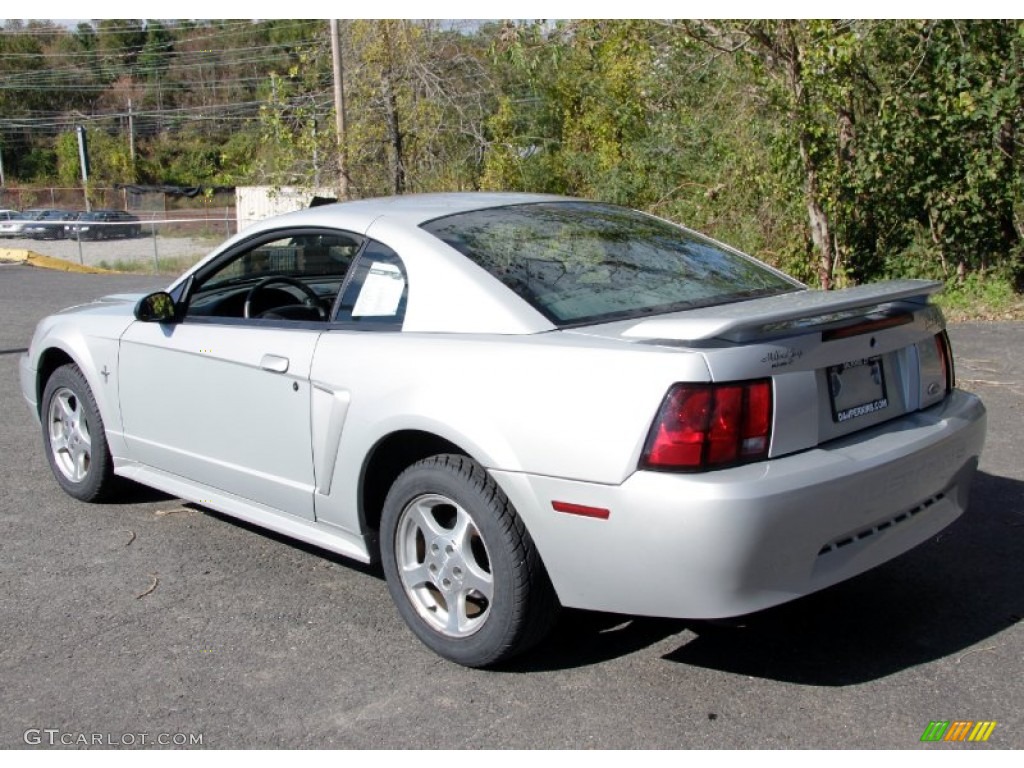 2002 Mustang V6 Coupe - Satin Silver Metallic / Dark Charcoal photo #8