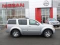 Silver Lightning Metallic - Pathfinder SE 4x4 Photo No. 13