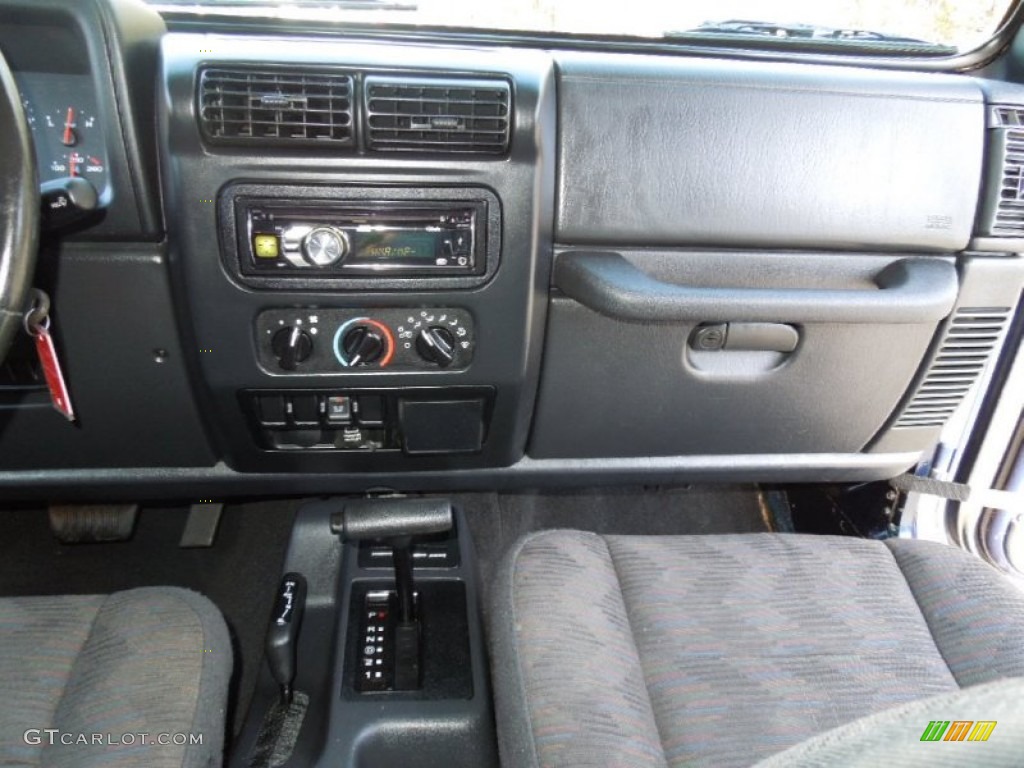 2004 Wrangler Unlimited 4x4 - Patriot Blue Pearl / Dark Slate Gray photo #19