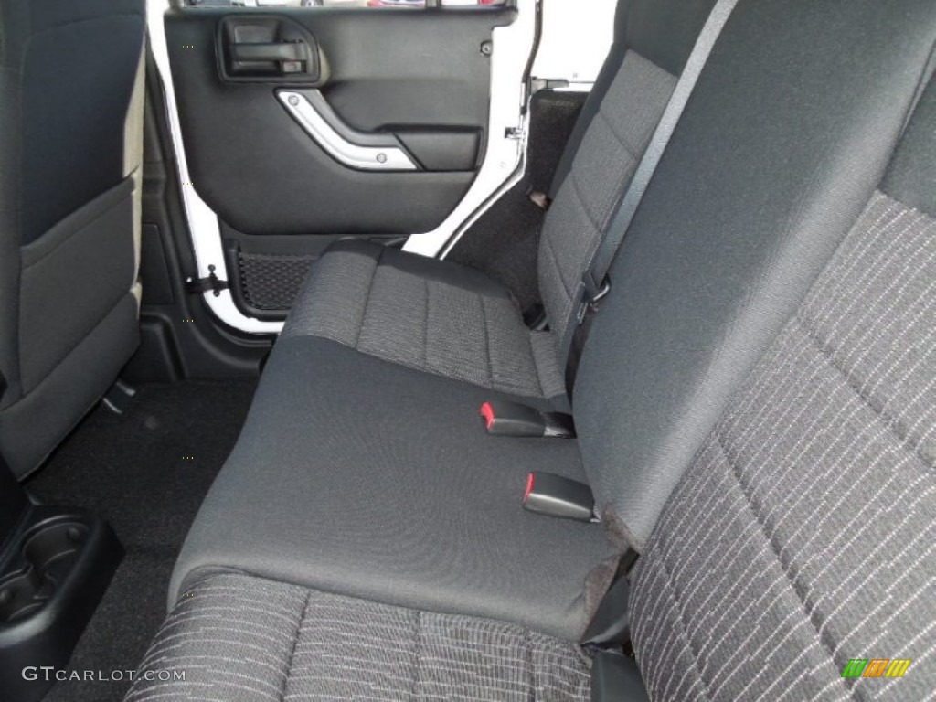 2012 Wrangler Unlimited Sahara 4x4 - Bright White / Black photo #14