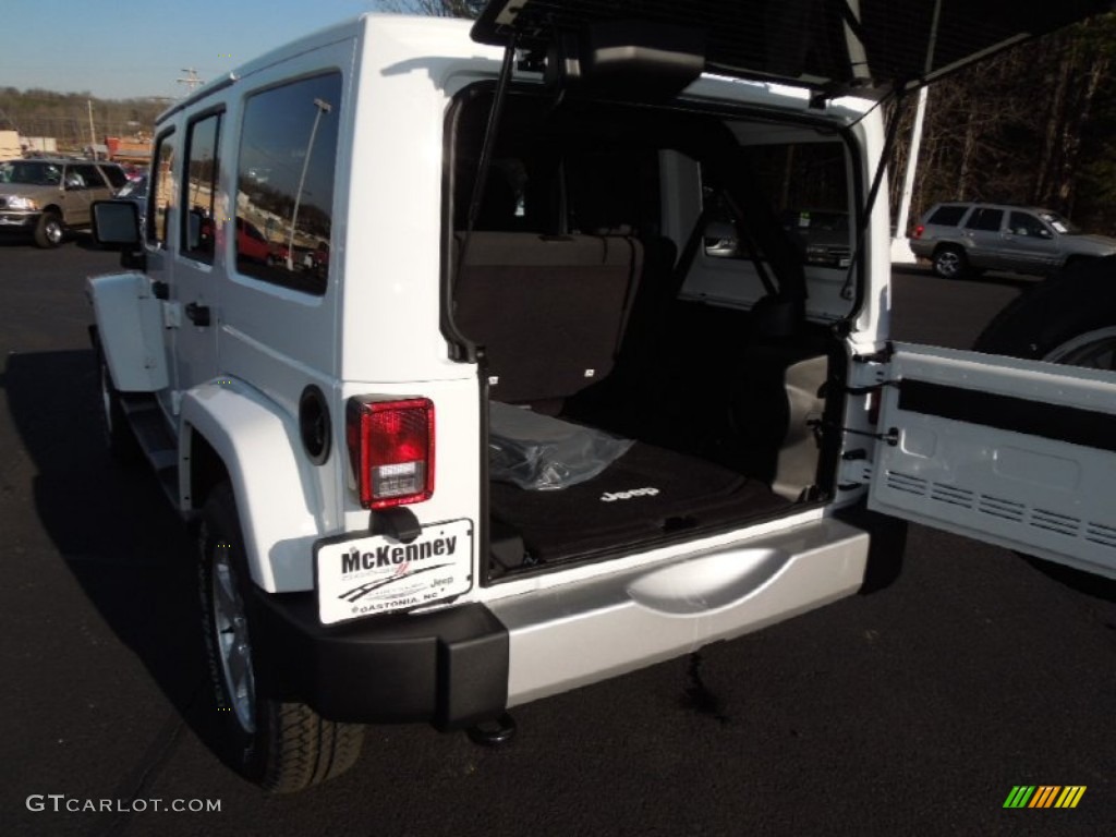 2012 Wrangler Unlimited Sahara 4x4 - Bright White / Black photo #17