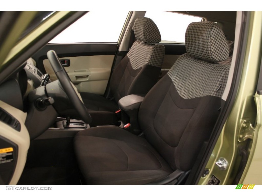 Sand/Black Houndstooth Cloth Interior 2010 Kia Soul ! Photo #61070221