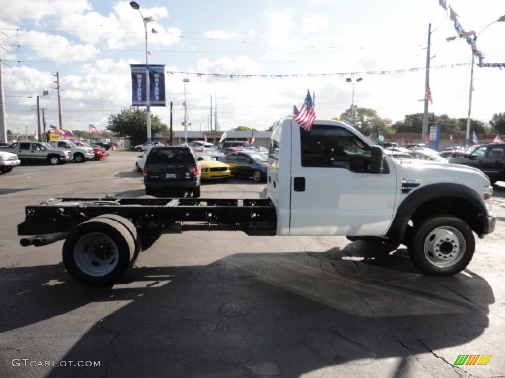 2008 F450 Super Duty XL Regular Cab Chassis - Oxford White / Medium Stone Grey photo #6
