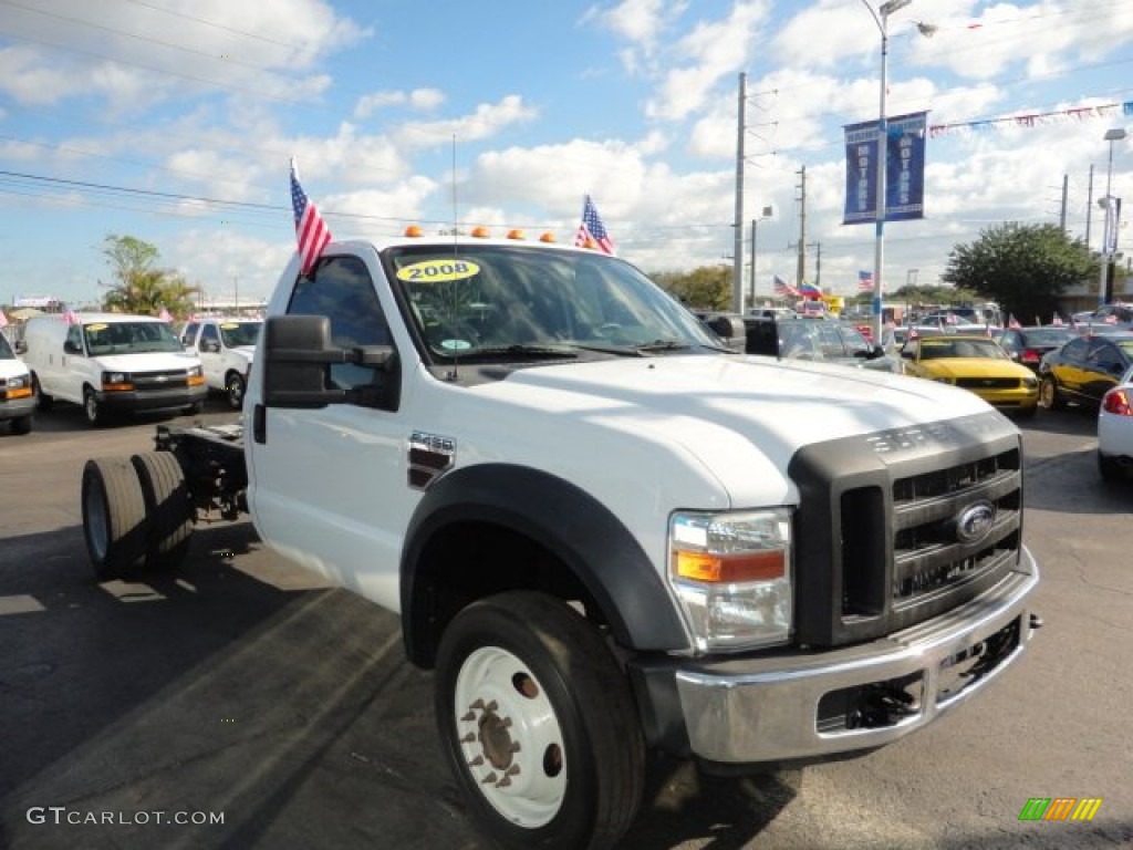 2008 F450 Super Duty XL Regular Cab Chassis - Oxford White / Medium Stone Grey photo #7