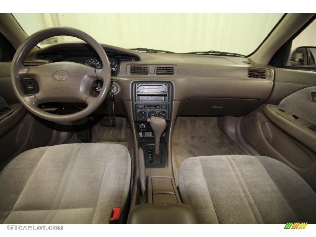 1999 Camry CE - Cashmere Beige Metallic / Oak photo #4
