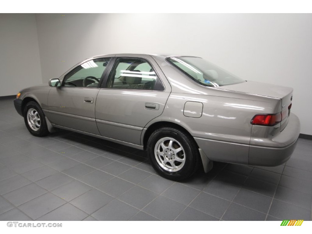 1999 Camry CE - Cashmere Beige Metallic / Oak photo #5