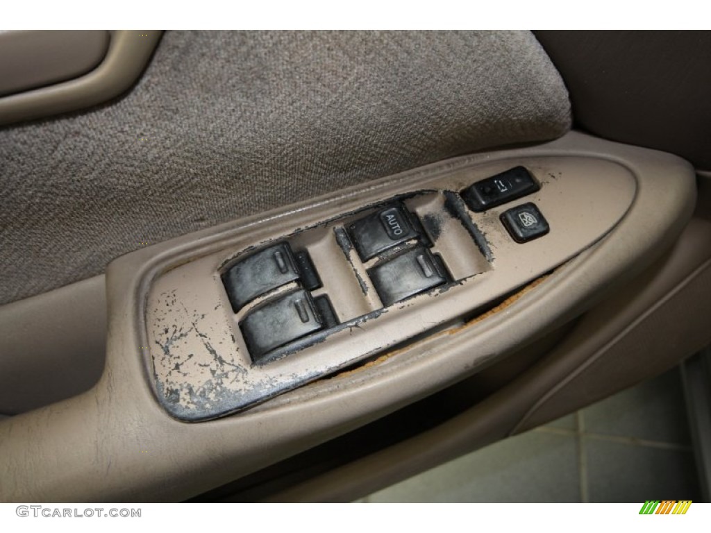 1999 Camry CE - Cashmere Beige Metallic / Oak photo #17