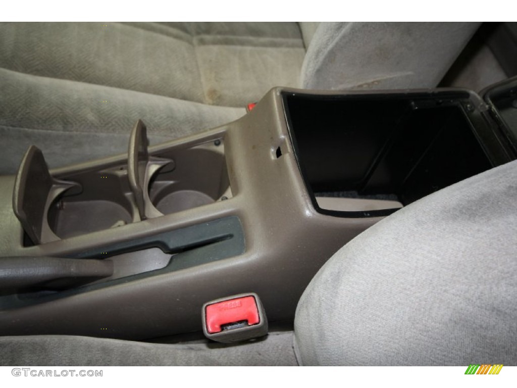 1999 Camry CE - Cashmere Beige Metallic / Oak photo #22