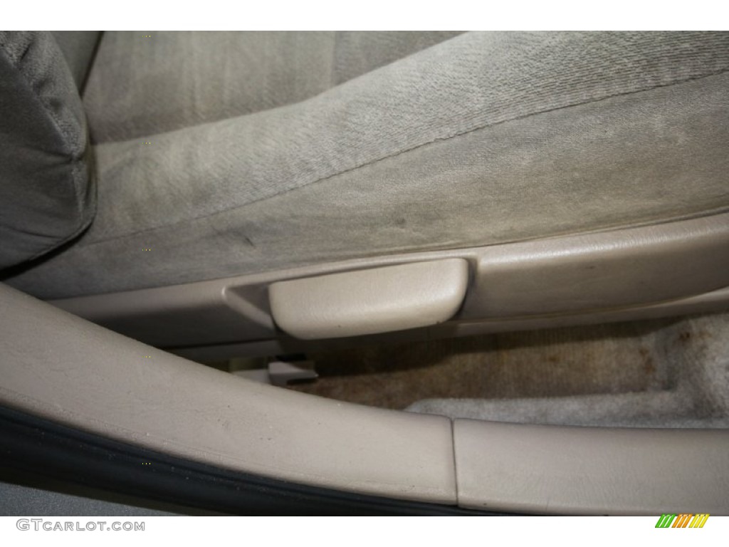 1999 Camry CE - Cashmere Beige Metallic / Oak photo #31