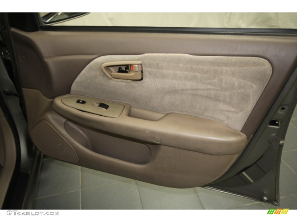 1999 Camry CE - Cashmere Beige Metallic / Oak photo #32