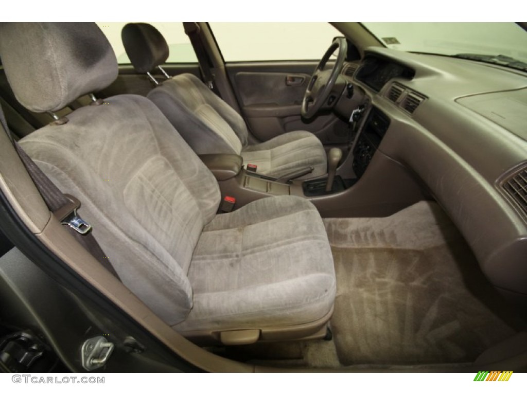 1999 Camry CE - Cashmere Beige Metallic / Oak photo #33