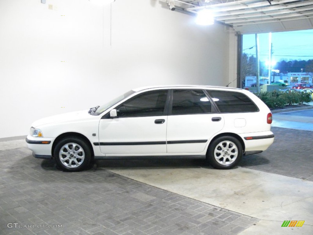 2000 V40 1.9T Wagon - White / Off Black photo #2
