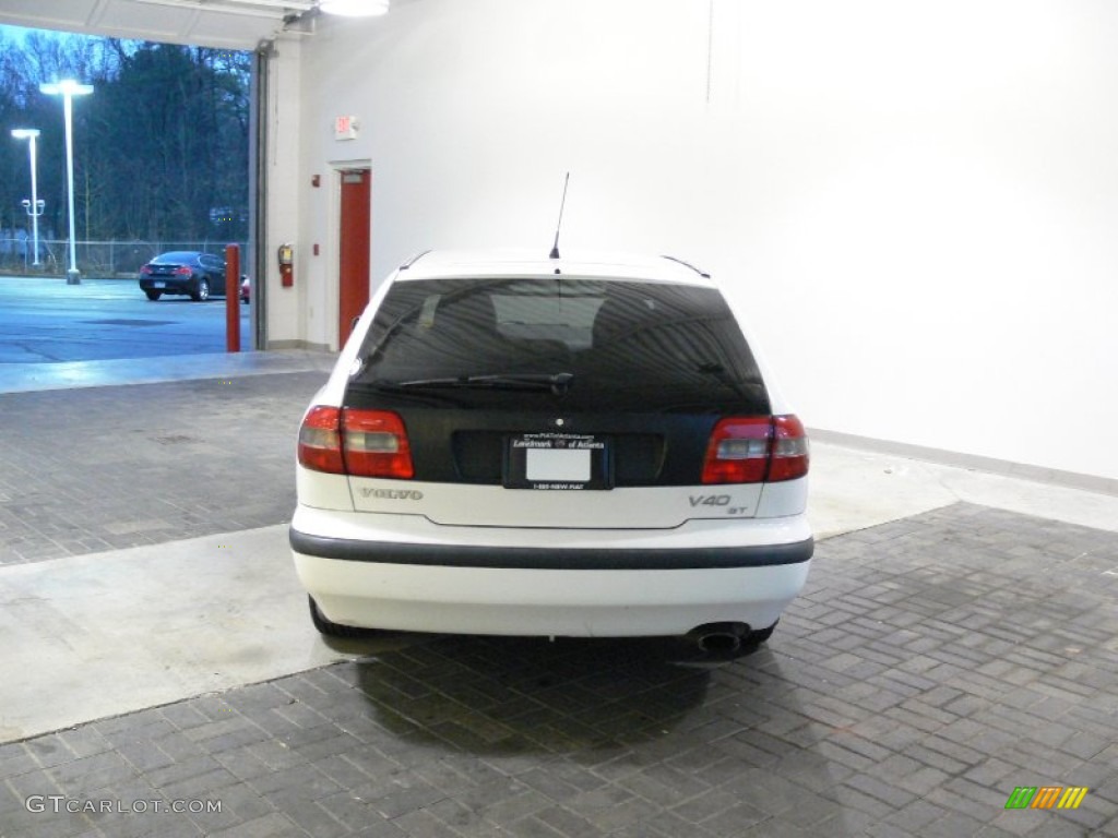 2000 V40 1.9T Wagon - White / Off Black photo #4