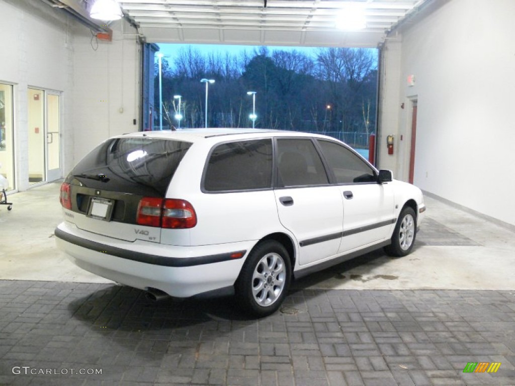 2000 V40 1.9T Wagon - White / Off Black photo #5