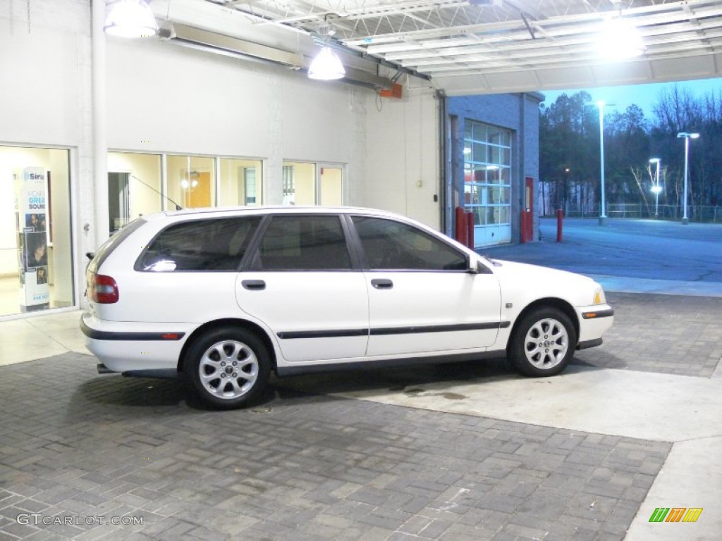 2000 V40 1.9T Wagon - White / Off Black photo #6