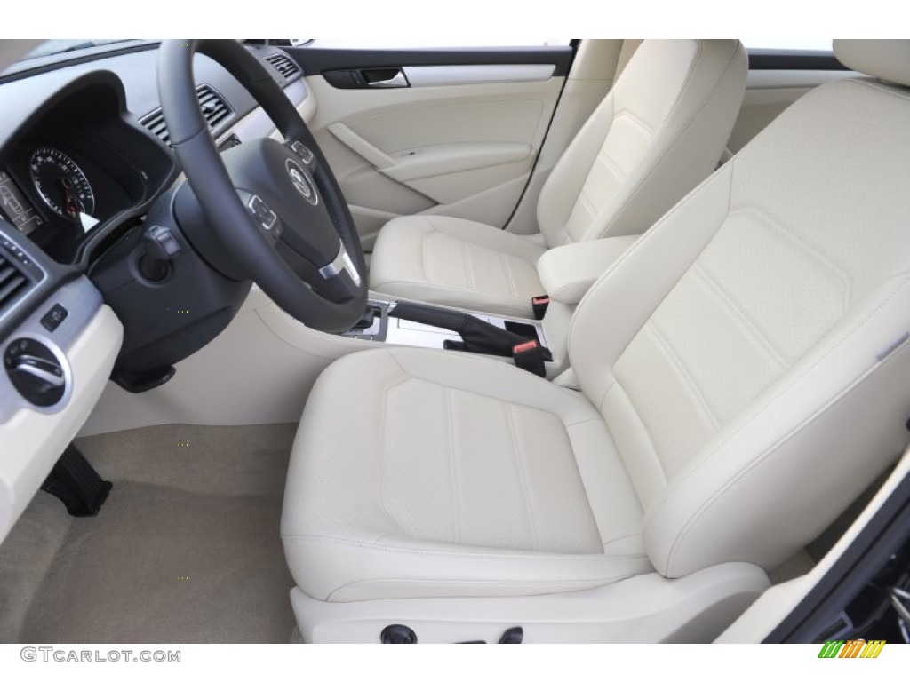 Cornsilk Beige Interior 2012 Volkswagen Passat 2.5L SE Photo #61083682