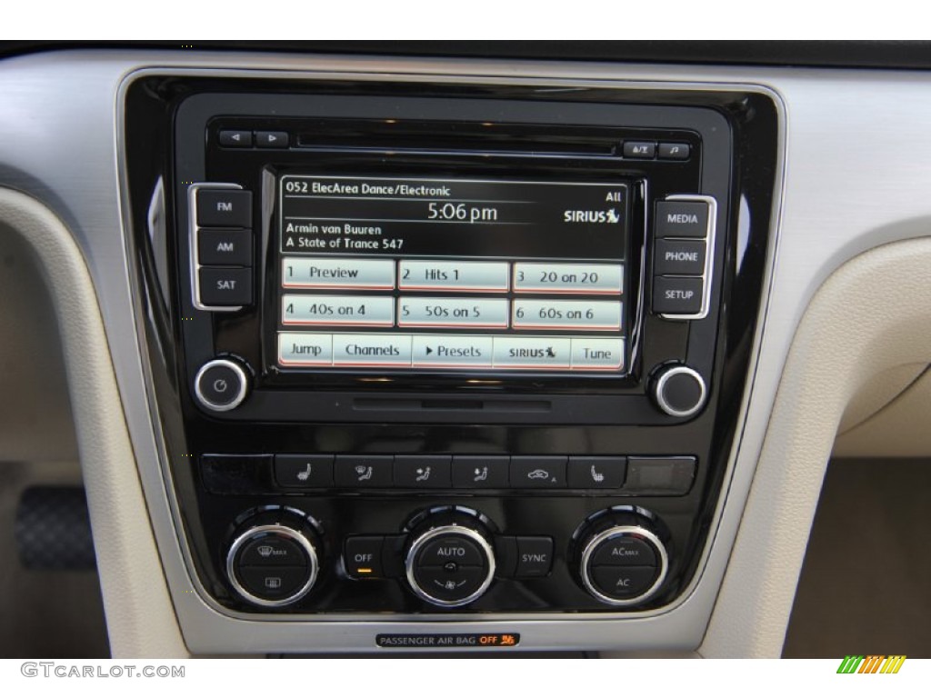 2012 Volkswagen Passat 2.5L SE Controls Photo #61083709
