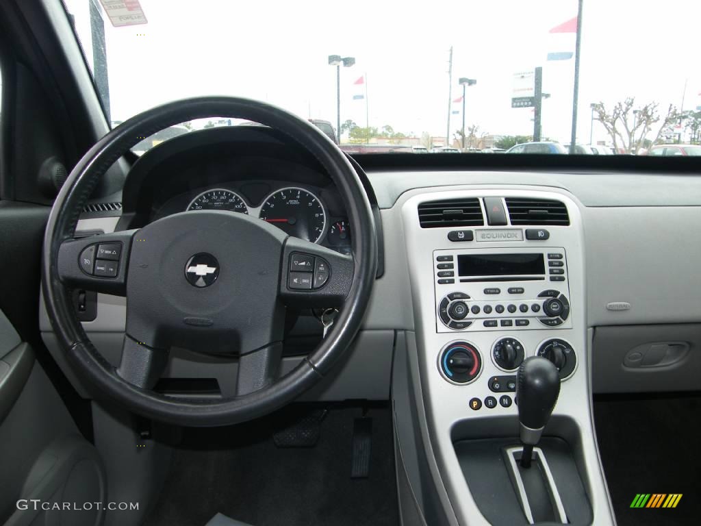 2005 Equinox LT - Meander Green Metallic / Light Gray photo #18