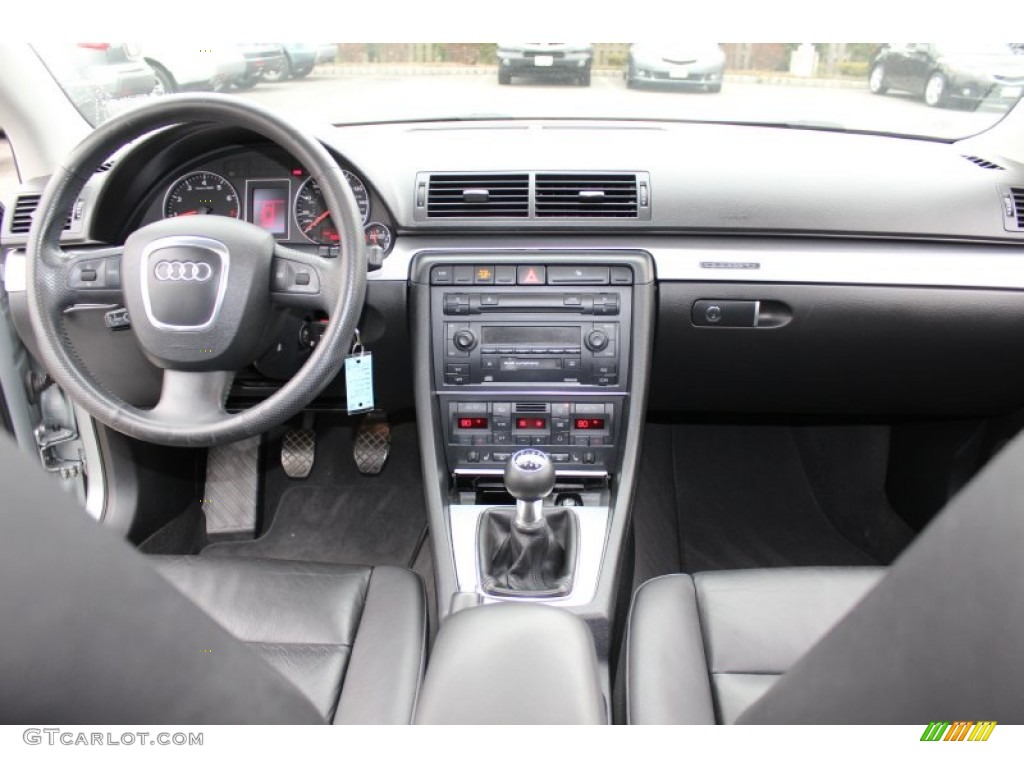 2006 Audi A4 2.0T quattro Sedan Ebony Dashboard Photo #61088885