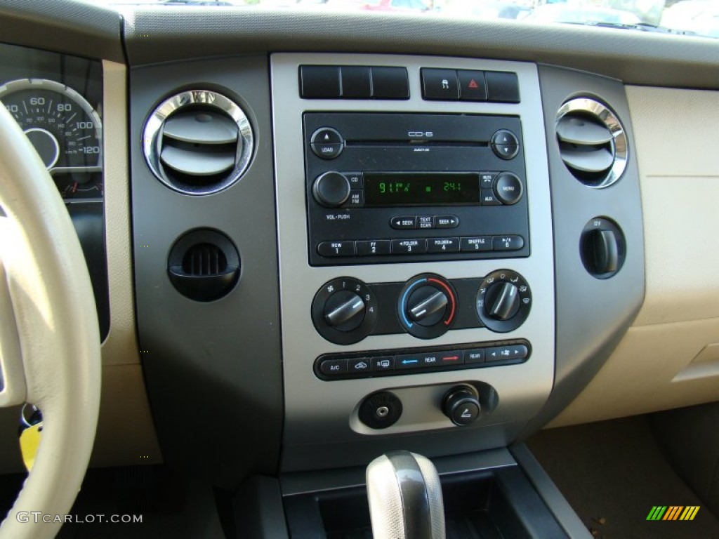 2007 Ford Expedition XLT Controls Photo #61092662